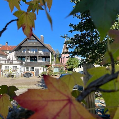 Gasthaus Hirschenstube & Gaestehaus Gehri Waldkirch Buitenkant foto