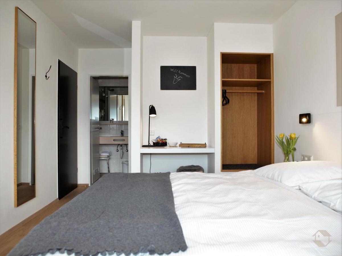 Gasthaus Hirschenstube & Gaestehaus Gehri Waldkirch Kamer foto