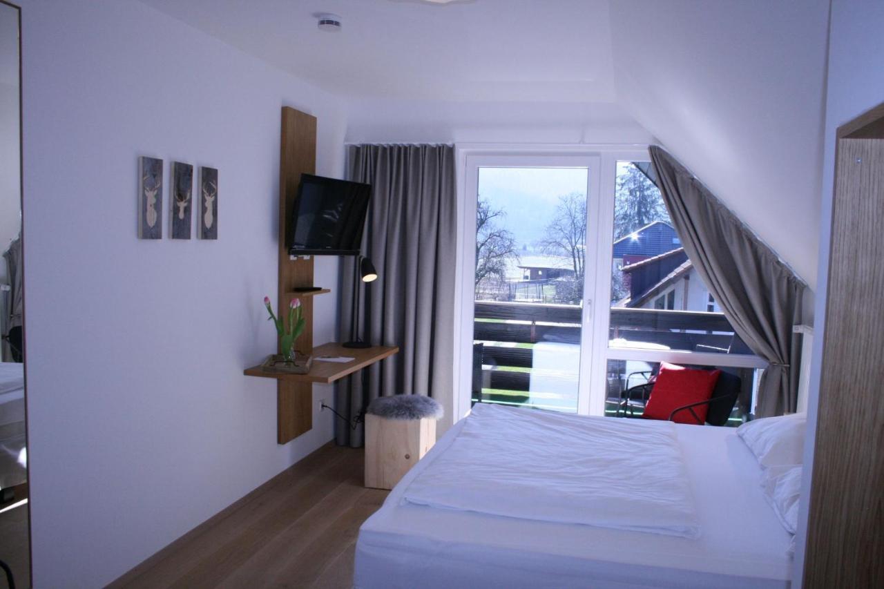 Gasthaus Hirschenstube & Gaestehaus Gehri Waldkirch Kamer foto