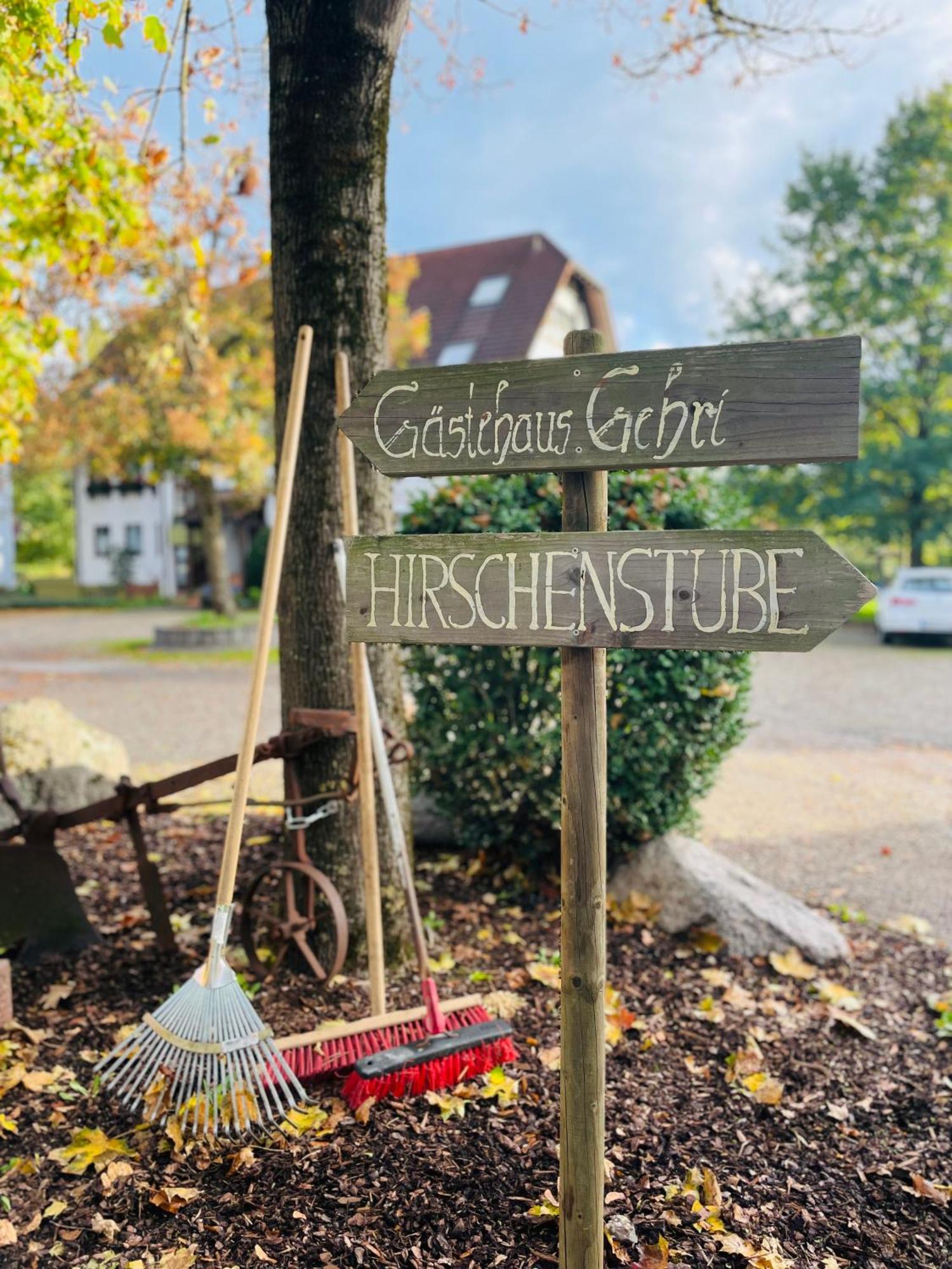 Gasthaus Hirschenstube & Gaestehaus Gehri Waldkirch Buitenkant foto